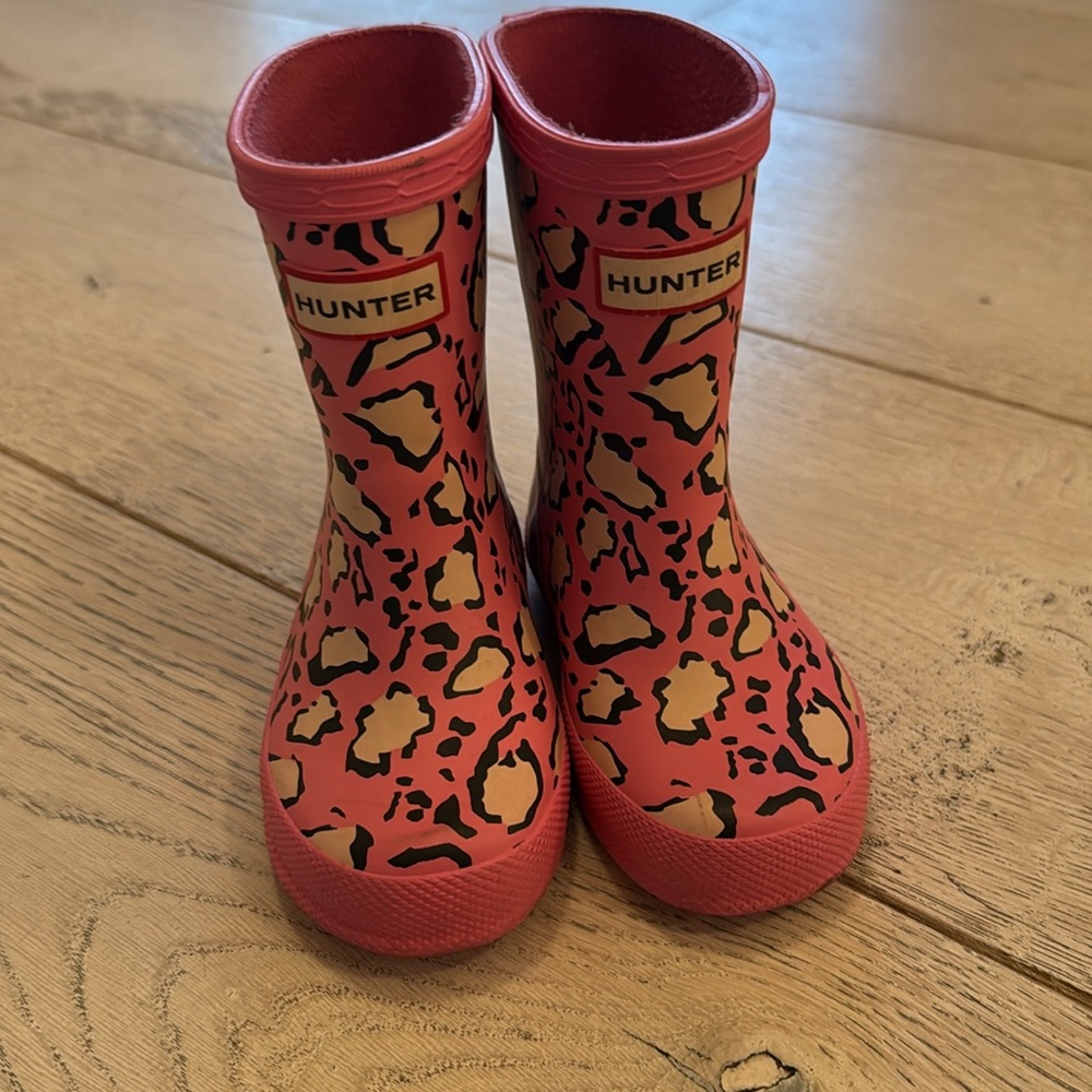 Youth Girl's Hunter First Classic Leopard Print Rain Boots Pink lil girl UK 4. - Picture 6 of 6